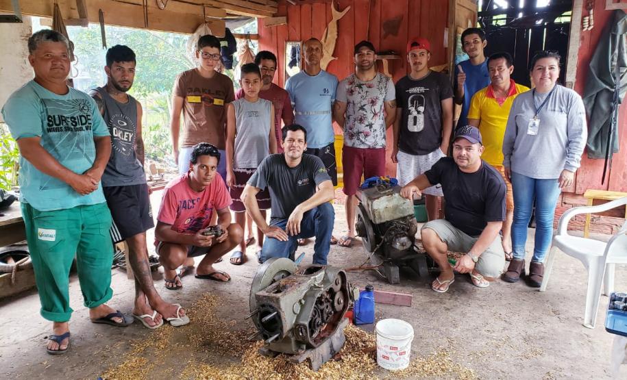 A empresa Portos do Paraná oferece a atividade, nessa semana, na Ilha de São Miguel. Objetivo é ensinar sobre manutenção de motores para que os pescadores fiquem menos dependentes de serviços de terceiros. Ainda em novembro, a atividade acontecerá na Ilha do Teixeira.