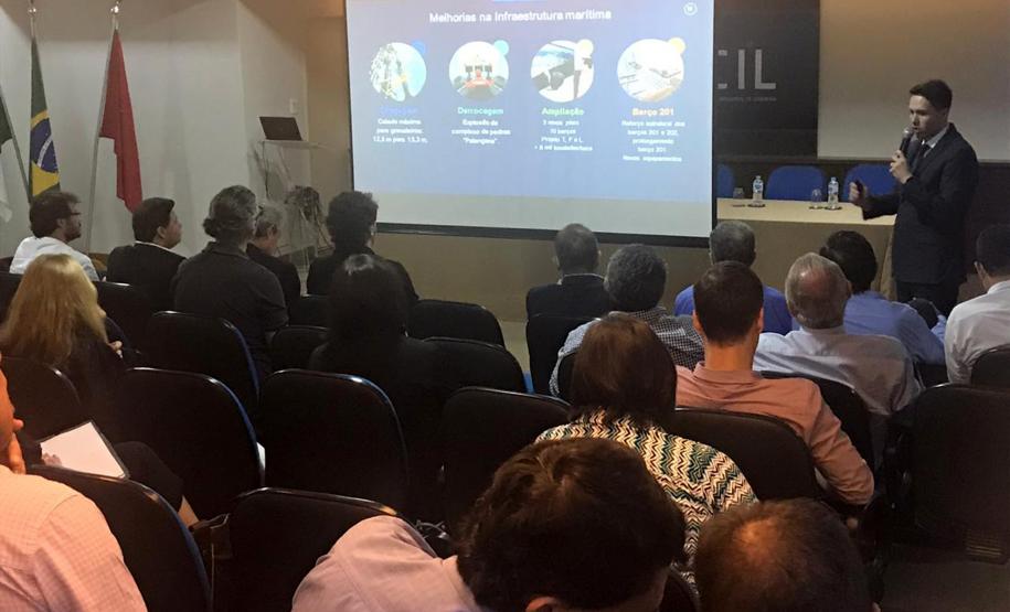 Os projetos, ações e investimentos que o Estado vem fazendo nos diferentes modais foram apresentados no Fórum Empresarial Infraestrutura e Logística no Paraná, promovido pela Associação Comercial e Industrial de Londrina (Acil), pelo secretário de Infraestrutura e Logística, Sandro Alex.