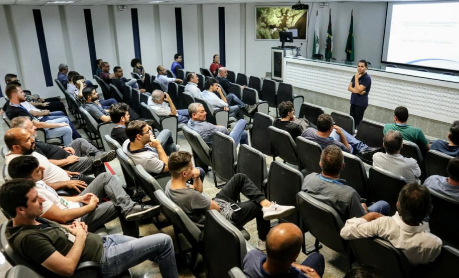 Mais de 50 colaboradores da empresa pública participaram de evento de duas horas que levou informação e diversão com palestra, exercício, confraternização e vacinas.