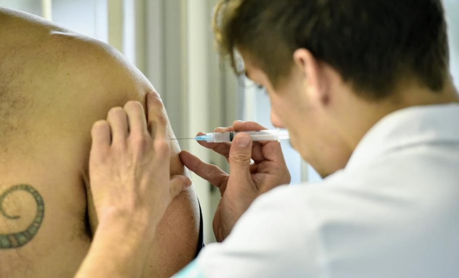 Mais de 50 colaboradores da empresa pública participaram de evento de duas horas que levou informação e diversão com palestra, exercício, confraternização e vacinas.