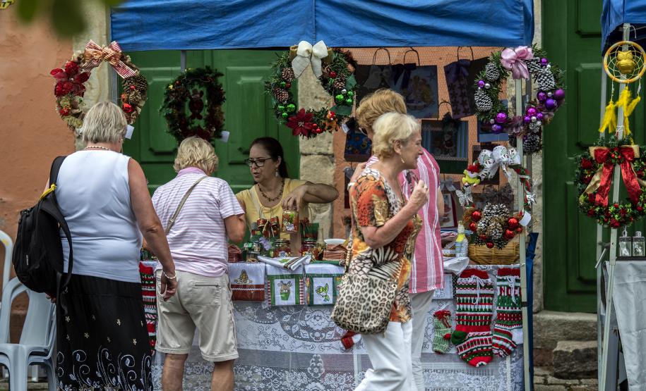 Depois de igrejas e museu, um dos lugares mais procurados pelos turistas que desembarcaram foi o Mercado Municipal
