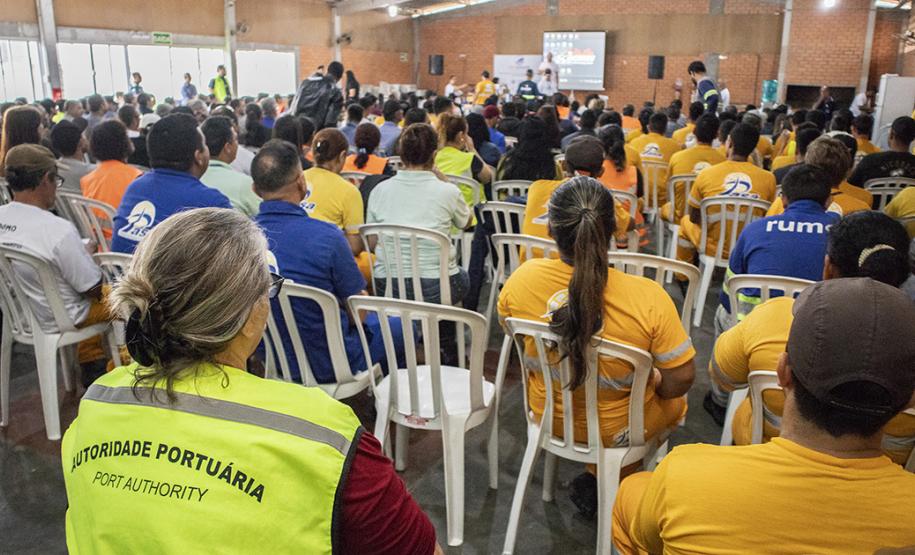 Cerca de 1100 trabalhadores prestigiaram o encontro de reflexão sobre prevenção de acidentes de trabalho e também de muita confraternização