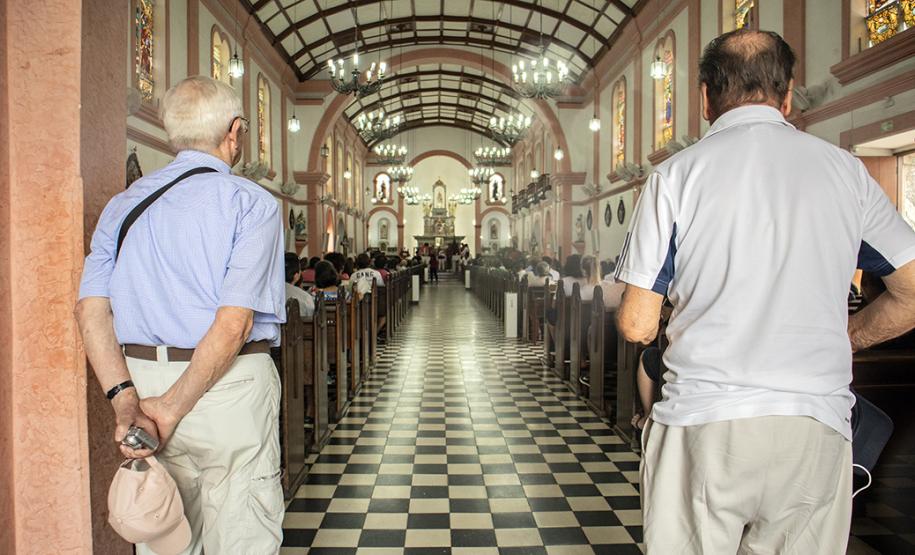 Depois de igrejas e museu, um dos lugares mais procurados pelos turistas que desembarcaram foi o Mercado Municipal