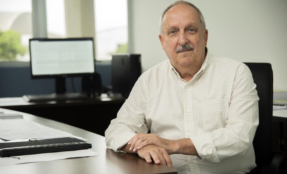 “O produto é novo. Nunca foi exportado pelo Porto de Paranaguá. Nessa operação, vai utilizar as nossas correias e a infraestrutura do Corredor de Exportação”, explica o diretor de Operações, Luiz Teixeira da Silva Junior.