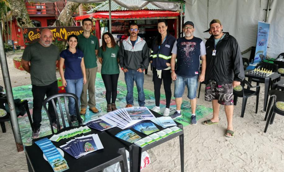 A empresa Portos do Paraná levou a ação a Encantadas. Os moradores tiveram acesso a exames clínicos e vacinação, além de corte de cabelo, aulas de xadrez, orientações sobre qualidade de vida e atividades físicas. A ideia é ampliar o projeto para outras comunidades em 2020.