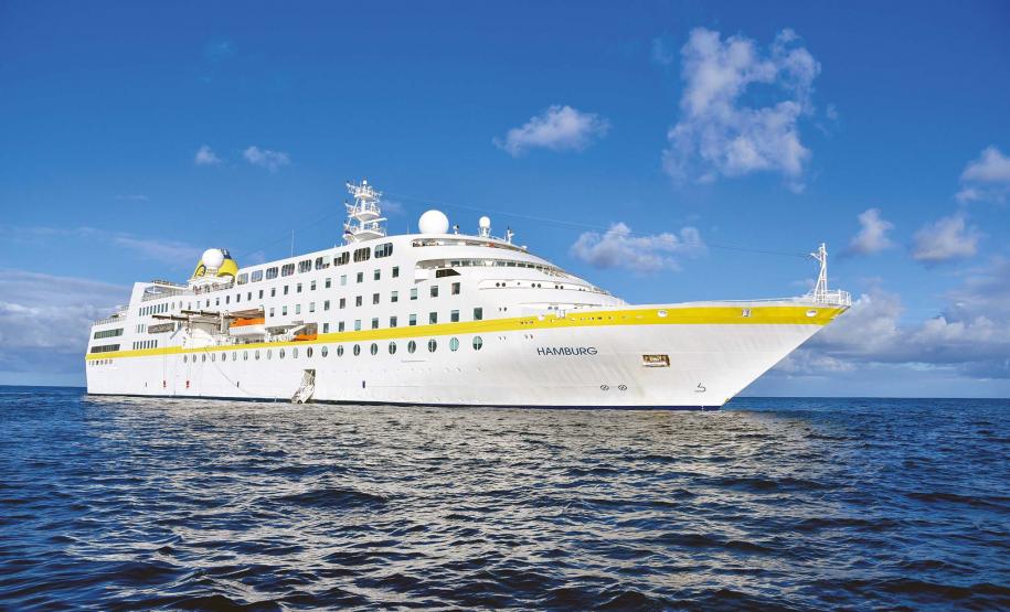 O terminal paranaense entra novamente na rota dos navios de turistas que cruzam a costa brasileira no verão. Após três anos sem o atracamento de transatlânticos, o litoral do Estado recebe o MS Hamburg no próximo domingo (15).