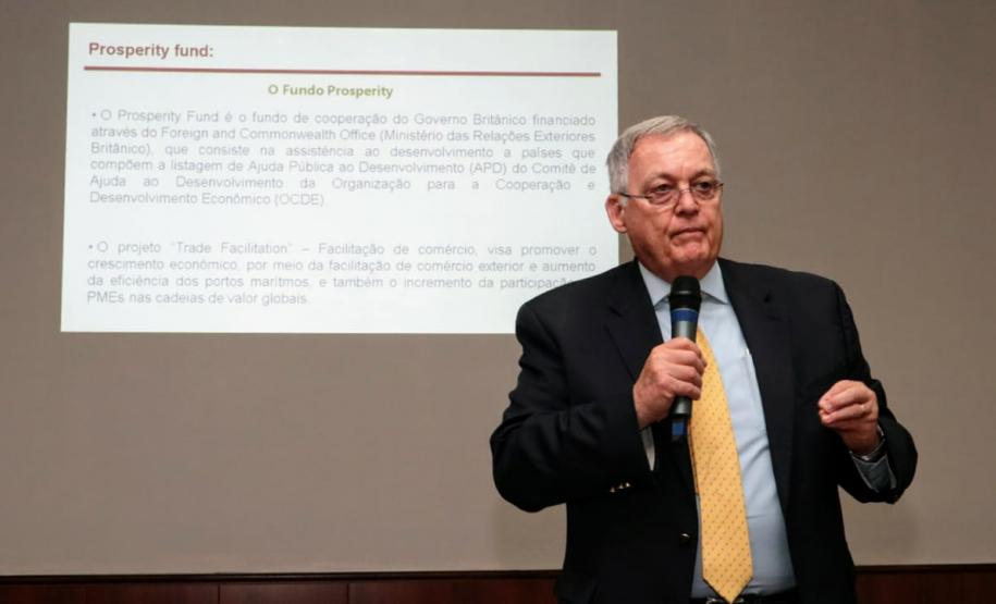 Empresários que importam e exportam produtos via Porto de Paranaguá participaram nessa sexta-feira (13) de uma discussão sobre a implantação de um sistema de troca de dados da comunidade portuária dos Portos do Paraná.