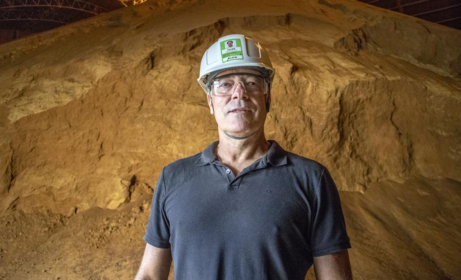 O diretor executivo do terminal, Valmir Pedro Adamante, explica que a movimentação desse subproduto do milho é novidade para o setor. “É um desafio que a gente assumiu. Temos espaço sobrando, resolvemos encarar o processo e esperamos ter sucesso nesse embarque”, afirma. Ele acrescenta que esse será um primeiro teste, mas as perspectivas são boas diante do crescimento da produção que se vê no Brasil.