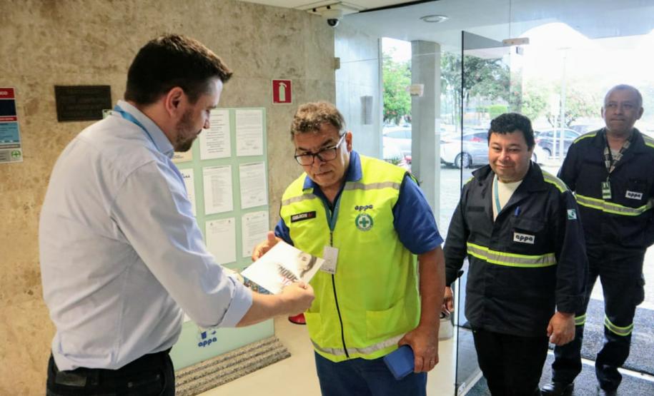 Portos do Paraná participa do “Dia D” de combate à dengue. Ação mobilizou trabalhadores portuários, funcionários da empresa pública e caminhoneiros em Paranaguá