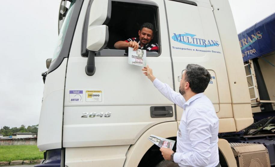 O presidente da Portos do Paraná, Luiz Fernando Garcia da Silva, participou do "Dia D" de combate à dengue, no pátio de Triagem de Paranaguá