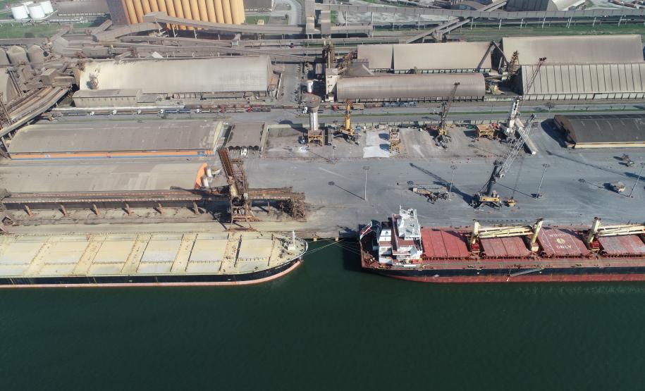 Silos públicos e as estruturas de uso comum aos terminais operadores do Corredor de Exportação passam por uma revisão para operar a todo vapor. A produção ainda está no campo e a previsão é que os trabalhos no porto sejam concluídos até o fim do mês.