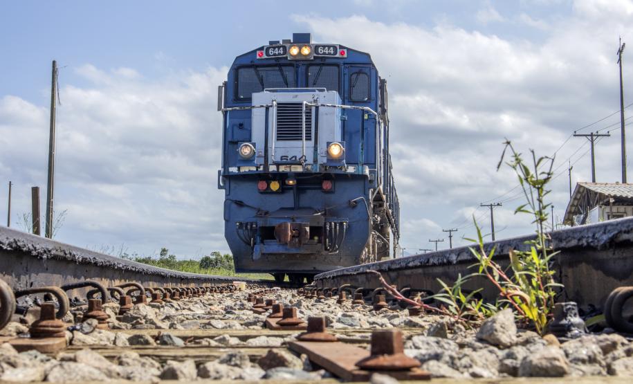 Em 2019, o Porto de Paranaguá recebeu mais vagões e menos caminhões na descarga de açúcar, grãos e farelo para exportação. Esse crescimento e propostas de inovação animam o setor e geram expectativas ainda mais positivas para próximos anos.