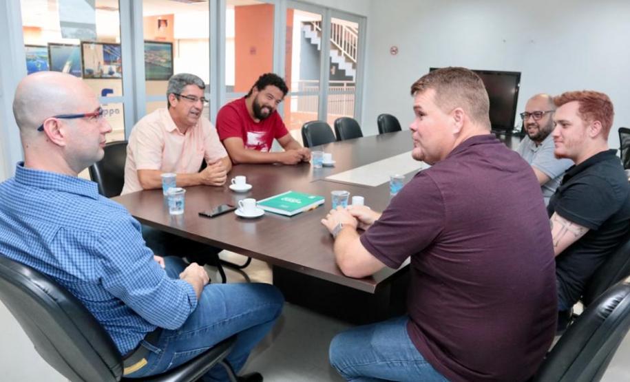 Representantes do Leão da Estradinha apresentam projeto do futebol 2020 para a diretoria da empresa pública