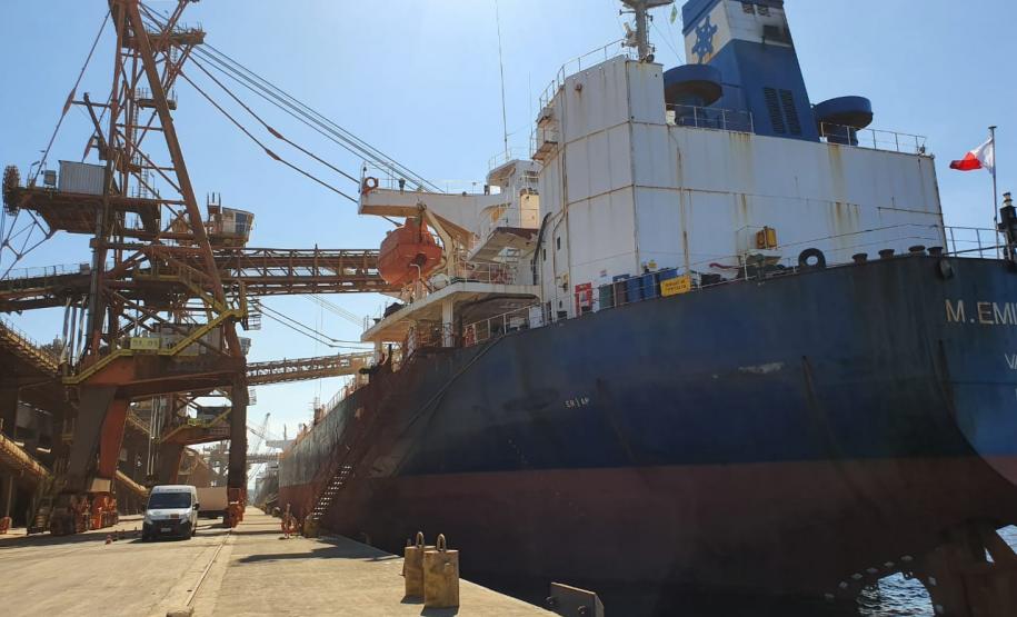 O primeiro embarque do coproduto do processamento do milho para a fabricação de etanol aconteceu em dezembro no porto paranaense de forma inédita no País. Para esta nova operação, ajustes garantiram mais agilidade e produtividade.