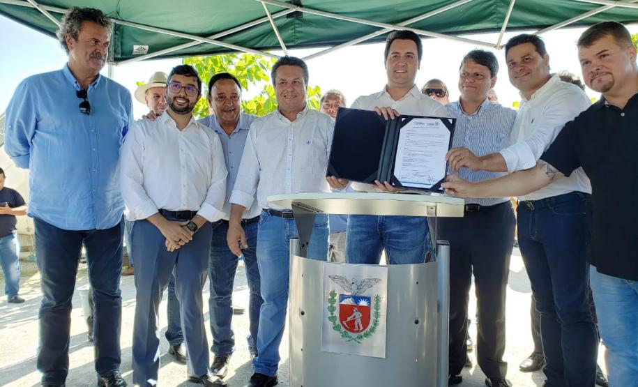 Trapiches de Encantadas e Nova Brasília serão reformados, reforçados e ampliados. Vão receber nova iluminação, rampas acessíveis, lixeiras, coberturas. Medida se soma a outros R$ 8 milhões aplicados em melhorias na Ilha do Mel, um cartão-postal do Paraná.