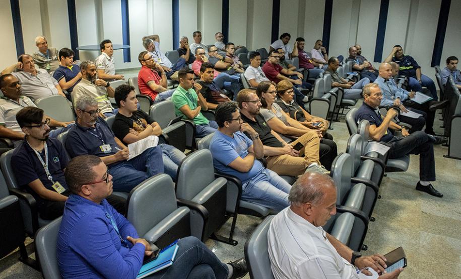 Portos do Paraná realizou reuniões com Anvisa, Marinha, Regional de Saúde, Samu, Hospital Regional do Litoral, empresas, armadores e operadores portuários, sobre o novo coronavirus. Foi ressalta importância dos planos de contingência e da articulação entre órgãos para o enfrentamento da doença.