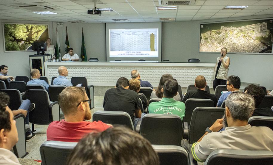 Portos do Paraná realizou reuniões com Anvisa, Marinha, Regional de Saúde, Samu, Hospital Regional do Litoral, empresas, armadores e operadores portuários, sobre o novo coronavirus. Foi ressalta importância dos planos de contingência e da articulação entre órgãos para o enfrentamento da doença.