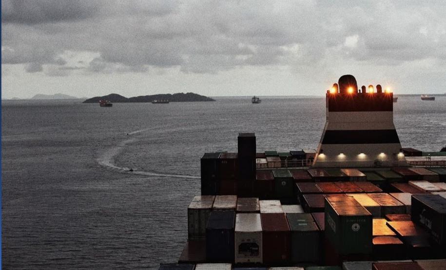 Viajante se aventurou com o marido e atravessou o Atlântico num navio porta contêiner