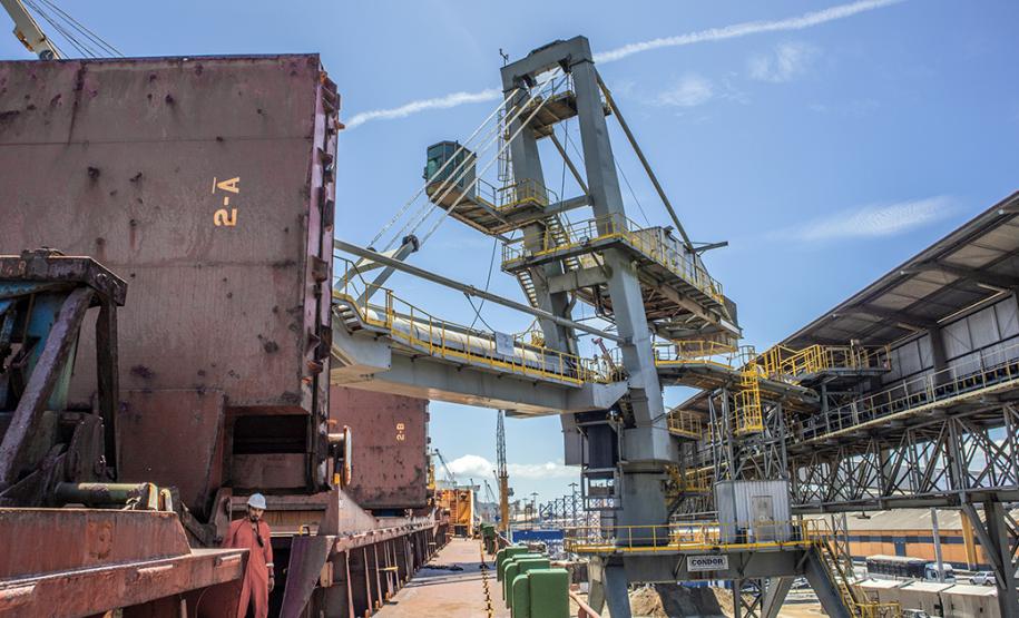 No total, nos primeiros meses deste ano, 233.457 toneladas de açúcar foram exportadas pelos portos paranaenses. Os principais destinos foram Argélia, Malásia e Guiné.