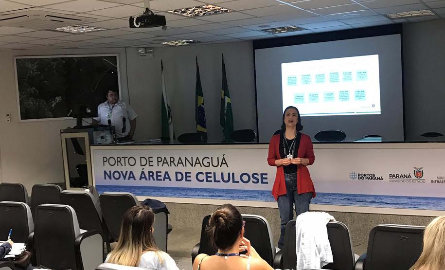 A higienização das mãos foi um dos pontos mais destacados na atividade, que foi realizada em parceria com a Anvisa. Participaram 100 trabalhadores que atuam na área portuária.