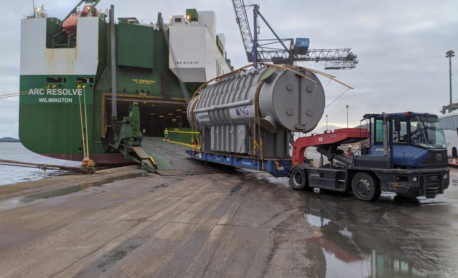 Primeira super peça do ano é embarcada no Porto de Paranaguá