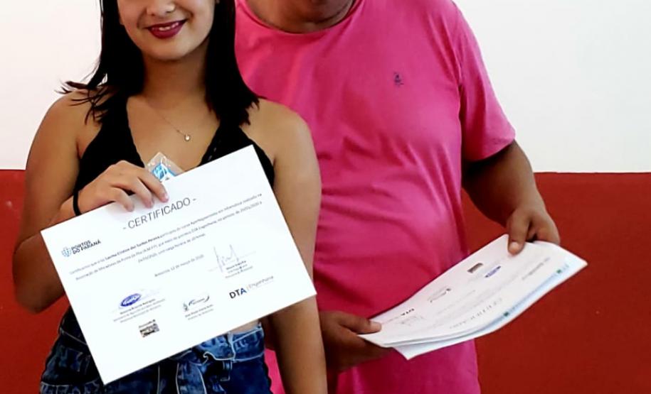 Empresa pública promoveu curso para preparar a comunidade para o mercado de trabalho. Conteúdos abordaram como produzir documentos, planilhas, acessar e-mails e navegar na internet