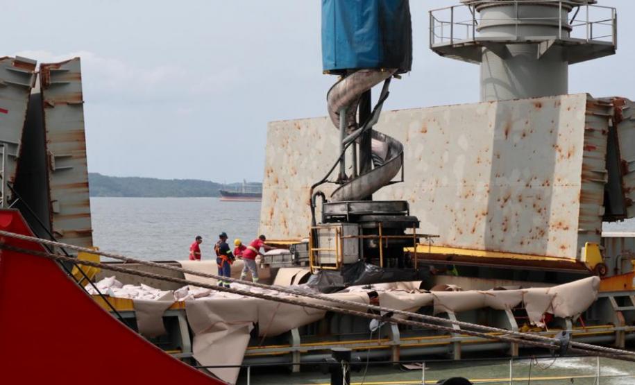 Diante deste período sem precedentes, com impactos tão profundos na saúde e economia mundial, os Portos do Paraná estão trabalhando 24 horas, nos sete dias da semana, para continuar alimentando o Brasil.