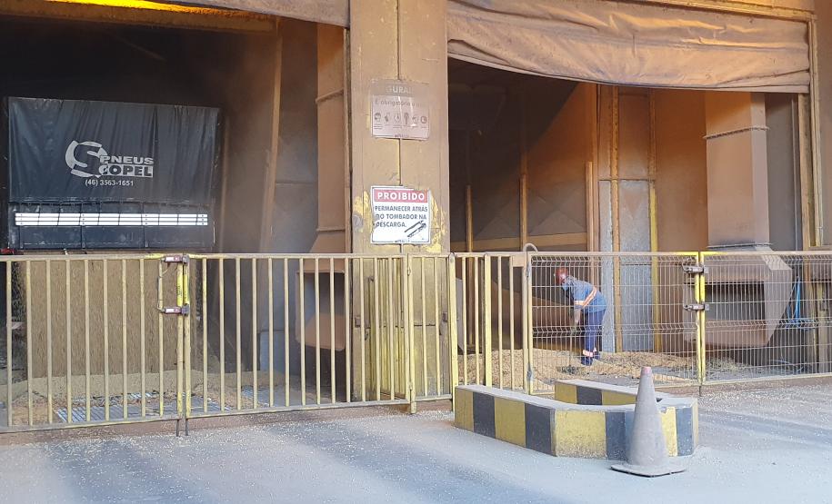 Março teve a maior movimentação mensal já registrada no Corredor de Exportação. Foram 2,4 milhões de toneladas de soja embarcadas pelo porto paranaense. Volume é 51% maior que o contabilizado no mesmo mês de 2019.