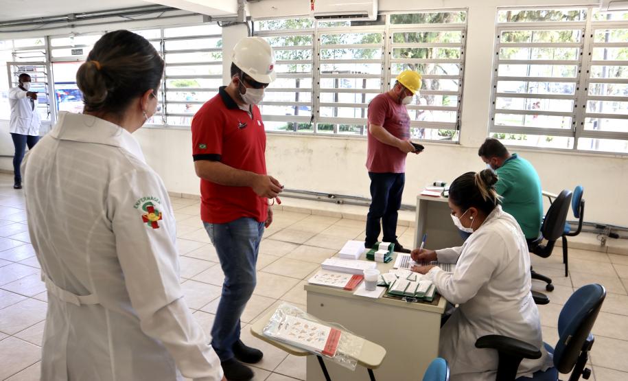 Empregados de empresas que atuam no Porto de Paranaguá serão vacinados nesta quarta-feira (29) e quinta-feira (30), contra o vírus da Influenza.