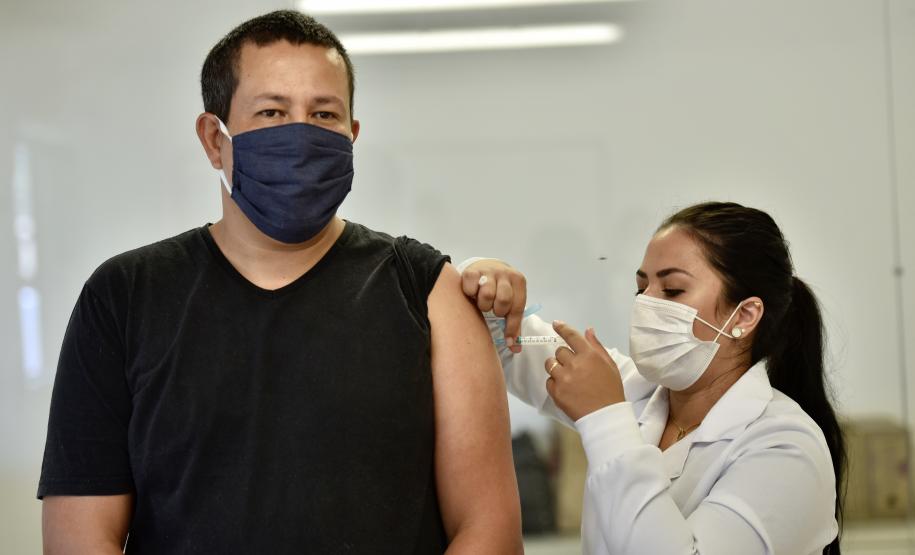 Empregados de empresas que atuam no Porto de Paranaguá serão vacinados nesta quarta-feira (29) e quinta-feira (30), contra o vírus da Influenza.