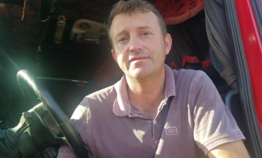 Empresa pública faz homenagem para o Dia do Trabalho. Atividade portuária movimenta extensa cadeia de negócios e empregos. Do campo ao porto, são milhares de trabalhadores envolvidos. Desde os produtores rurais, passando pela indústria, o transporte e o embarque nos navios.