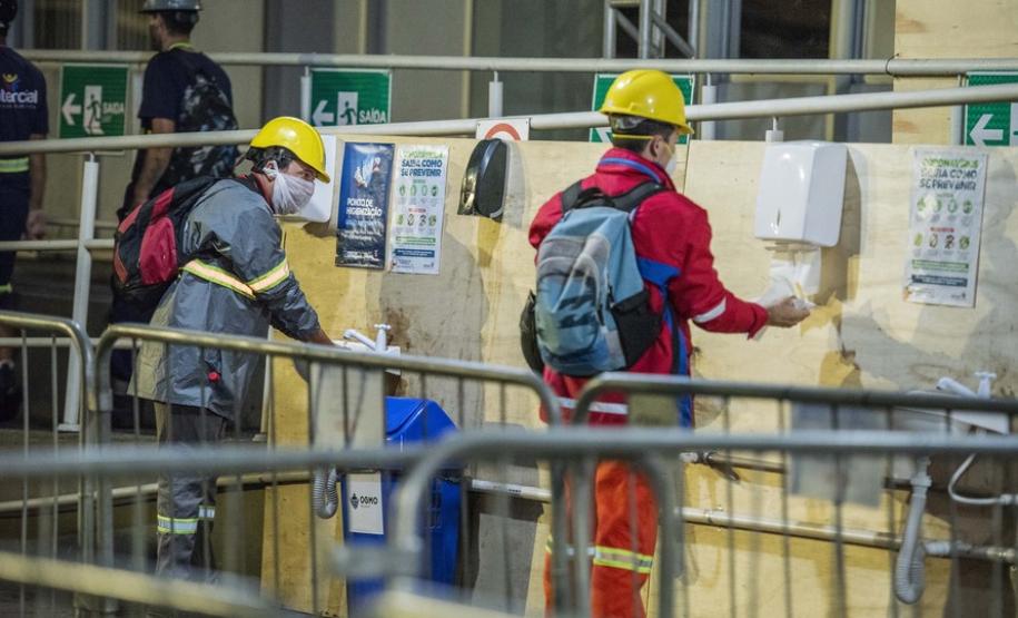 A empresa pública Portos do Paraná começou a adotar uma série de ações preventivas para o controle do novo coronavírus logo no final de janeiro, dia 29, quando as medidas sanitárias e práticas de controle de tripulação foram intensificadas para minimizar os riscos de infecção.