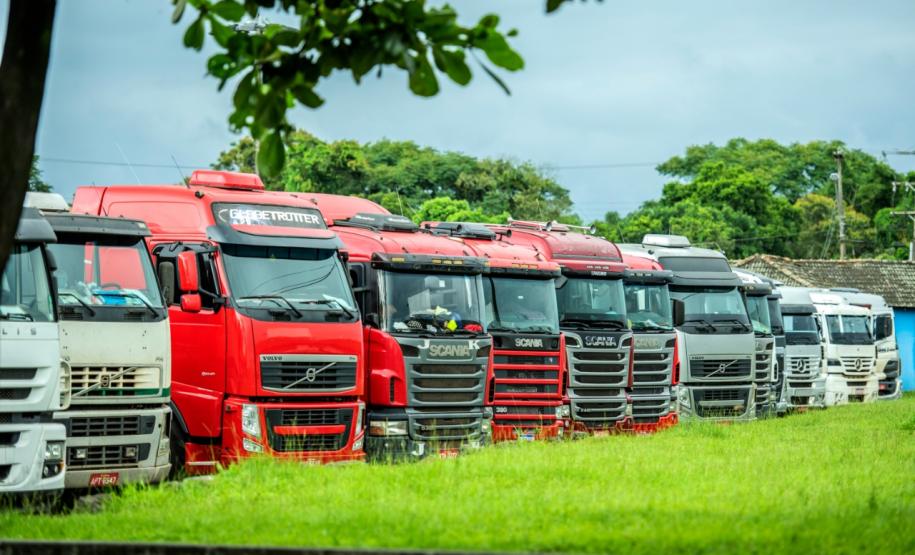 Marca foi alcançada em abril. Foram 58.499 veículos em 30 dias, superando em mais de 3 mil o recorde anterior. Caminhoneiros contam com serviços gratuitos de saúde e doação de alimentos.