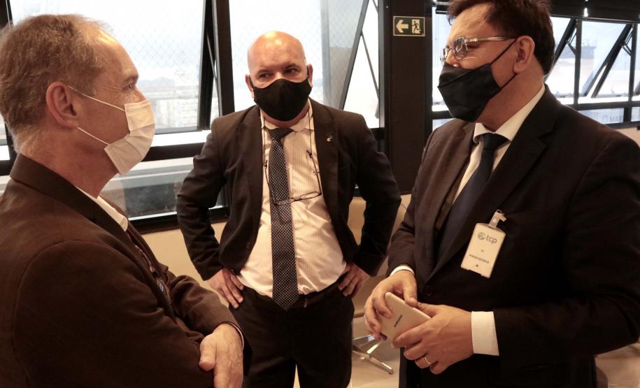 Primeira grande movimentação de cargas postais vindas da China para os Correios brasileiros será feita pelo Porto. 34 contêineres serão recebidos em junho e julho.  O modal marítimo surge como alternativa para a redução dos voos comerciais, afetados pela pandemia da Covid-19.