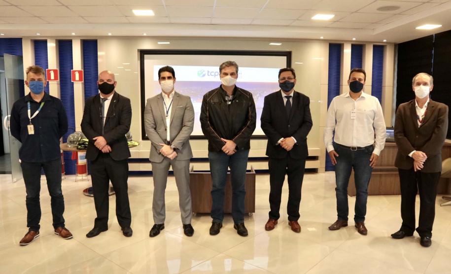 Primeira grande movimentação de cargas postais vindas da China para os Correios brasileiros será feita pelo Porto. 34 contêineres serão recebidos em junho e julho.  O modal marítimo surge como alternativa para a redução dos voos comerciais, afetados pela pandemia da Covid-19.