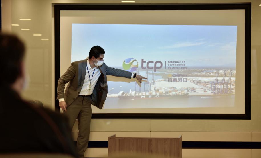 Primeira grande movimentação de cargas postais vindas da China para os Correios brasileiros será feita pelo Porto. 34 contêineres serão recebidos em junho e julho.  O modal marítimo surge como alternativa para a redução dos voos comerciais, afetados pela pandemia da Covid-19.