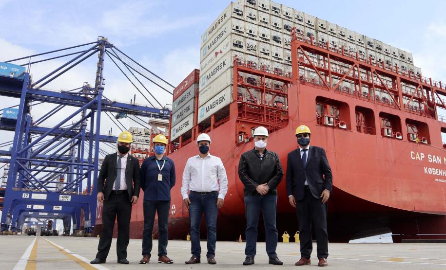 Primeira grande movimentação de cargas postais vindas da China para os Correios brasileiros será feita pelo Porto. 34 contêineres serão recebidos em junho e julho.  O modal marítimo surge como alternativa para a redução dos voos comerciais, afetados pela pandemia da Covid-19.