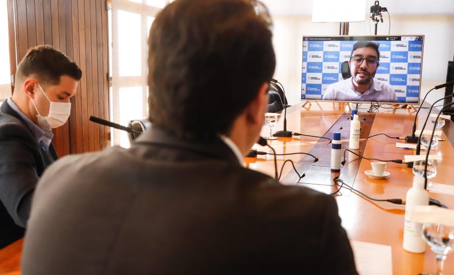 Plano foi apresentado ao governador Carlos Massa Ratinho nesta quarta-feira (22). Projeto é da empresa Terminal de Contêineres de Paranaguá e deve gerar 10 mil empregos no Litoral. Iniciativa contribui para que o Paraná se torne o principal hub logístico da América do Sul.