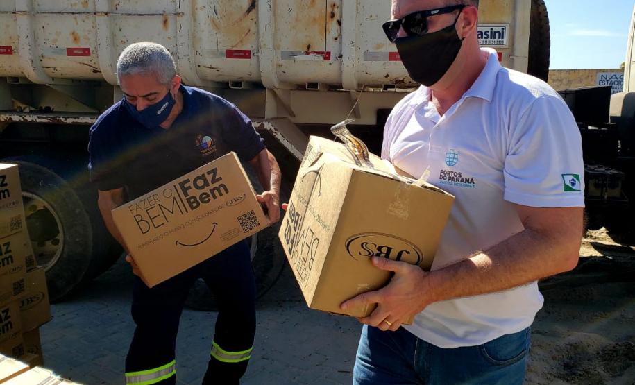 A ação envolveu oito barcos, distribuiu 1.043 cestas básicas e foi coordenada pela Diretoria Empresarial da Portos do Paraná. Foram beneficiados moradores da Ilha do Mel - Brasília, Encantadas e Ponta Oeste, Superagüi, São Miguel, Piaçaguera, Maciel, Eufrasina, Ponta do Ubá, Amparo, Europinha, Teixeira e Ilha das Peças.