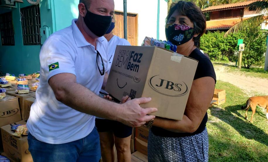 A ação envolveu oito barcos, distribuiu 1.043 cestas básicas e foi coordenada pela Diretoria Empresarial da Portos do Paraná. Foram beneficiados moradores da Ilha do Mel - Brasília, Encantadas e Ponta Oeste, Superagüi, São Miguel, Piaçaguera, Maciel, Eufrasina, Ponta do Ubá, Amparo, Europinha, Teixeira e Ilha das Peças.