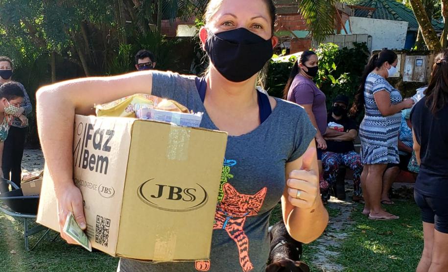 A ação envolveu oito barcos, distribuiu 1.043 cestas básicas e foi coordenada pela Diretoria Empresarial da Portos do Paraná. Foram beneficiados moradores da Ilha do Mel - Brasília, Encantadas e Ponta Oeste, Superagüi, São Miguel, Piaçaguera, Maciel, Eufrasina, Ponta do Ubá, Amparo, Europinha, Teixeira e Ilha das Peças.