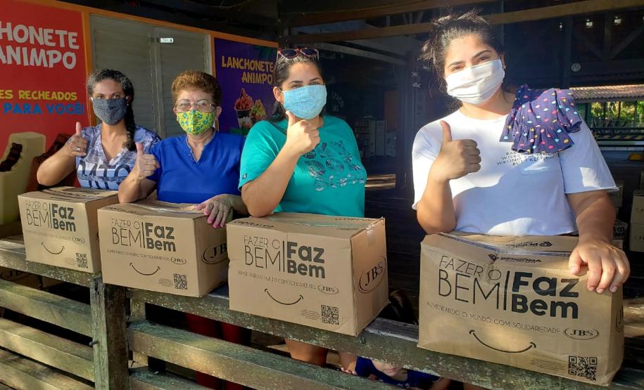 A ação envolveu oito barcos, distribuiu 1.043 cestas básicas e foi coordenada pela Diretoria Empresarial da Portos do Paraná. Foram beneficiados moradores da Ilha do Mel - Brasília, Encantadas e Ponta Oeste, Superagüi, São Miguel, Piaçaguera, Maciel, Eufrasina, Ponta do Ubá, Amparo, Europinha, Teixeira e Ilha das Peças.