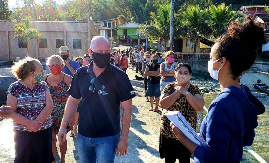 A ação envolveu oito barcos, distribuiu 1.043 cestas básicas e foi coordenada pela Diretoria Empresarial da Portos do Paraná. Foram beneficiados moradores da Ilha do Mel - Brasília, Encantadas e Ponta Oeste, Superagüi, São Miguel, Piaçaguera, Maciel, Eufrasina, Ponta do Ubá, Amparo, Europinha, Teixeira e Ilha das Peças.