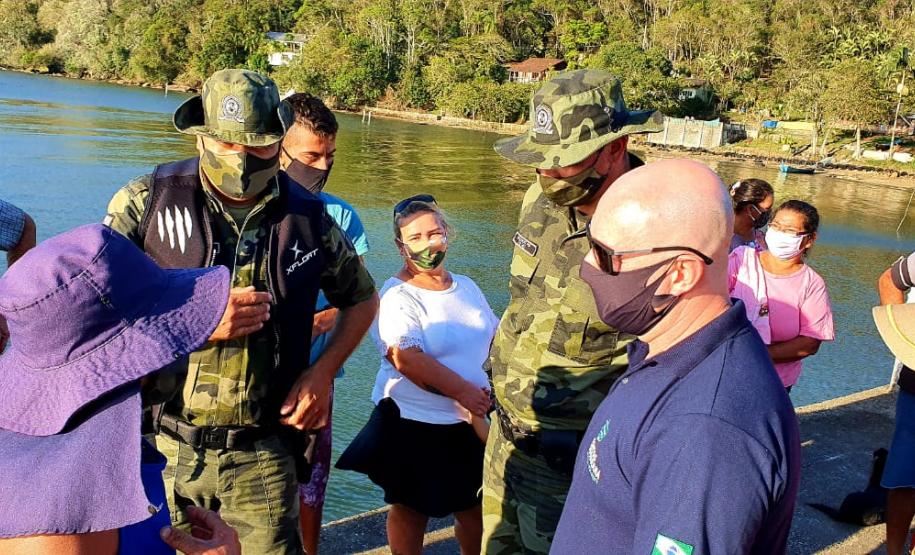 A ação envolveu oito barcos, distribuiu 1.043 cestas básicas e foi coordenada pela Diretoria Empresarial da Portos do Paraná. Foram beneficiados moradores da Ilha do Mel - Brasília, Encantadas e Ponta Oeste, Superagüi, São Miguel, Piaçaguera, Maciel, Eufrasina, Ponta do Ubá, Amparo, Europinha, Teixeira e Ilha das Peças.