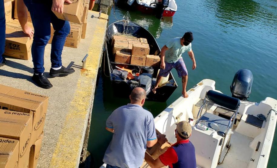 A ação envolveu oito barcos, distribuiu 1.043 cestas básicas e foi coordenada pela Diretoria Empresarial da Portos do Paraná. Foram beneficiados moradores da Ilha do Mel - Brasília, Encantadas e Ponta Oeste, Superagüi, São Miguel, Piaçaguera, Maciel, Eufrasina, Ponta do Ubá, Amparo, Europinha, Teixeira e Ilha das Peças.