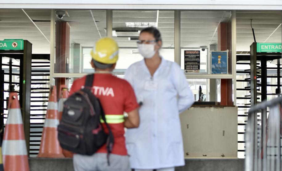 Nesta quarta-feira (29), Paranaguá completa 372 anos. A Portos do Paraná parabeniza a cidade e reforça solidariedade neste momento em que as comemorações não podem ser realizadas em decorrência da Covid-19. A empresa pública assegura, nesta data, que todo o trabalho de prevenção à doença segue firme junto aos trabalhadores que atuam na atividade portuária.