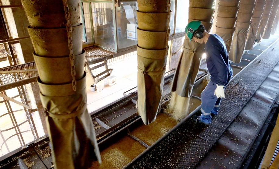 Os resultados do primeiro semestre foram apresentados pelos diretores da Rumo durante uma videoconferência com o chefe da Casa Civil, Guto Silva, e o secretário de Infraestrutura e Logística, Sandro Alex.