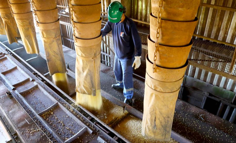 Os resultados do primeiro semestre foram apresentados pelos diretores da Rumo durante uma videoconferência com o chefe da Casa Civil, Guto Silva, e o secretário de Infraestrutura e Logística, Sandro Alex.