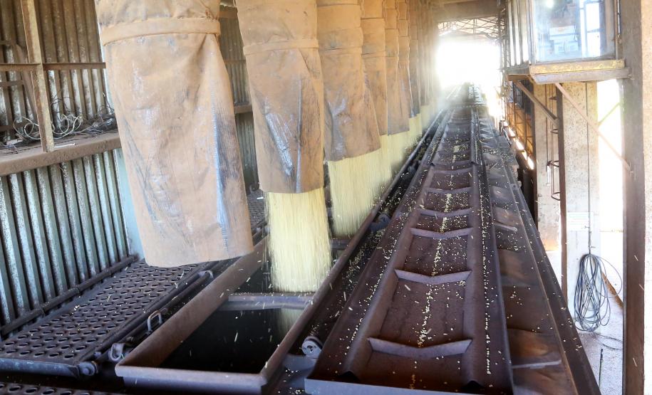 Os resultados do primeiro semestre foram apresentados pelos diretores da Rumo durante uma videoconferência com o chefe da Casa Civil, Guto Silva, e o secretário de Infraestrutura e Logística, Sandro Alex.