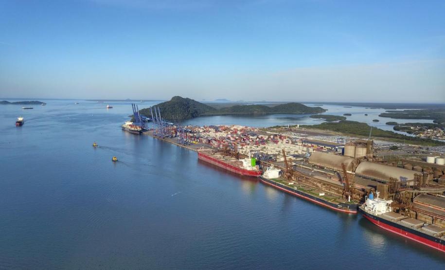 A área PAR12 fica no lado leste do cais, na retaguarda do Terminal de Contêineres de Paranaguá (TCP). Destinado para movimentação de veículos, o projeto prevê área de 74 mil metros quadrados e arrendamento no modelo greenfield, ou seja, sem estrutura física.